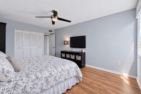 Condo in Clearwater, Florida, 2 bedrooms  № 2380947 - photo 23