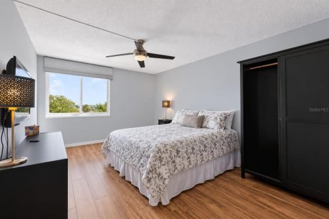 Condo in Clearwater, Florida, 2 bedrooms  № 2380947 - photo 22