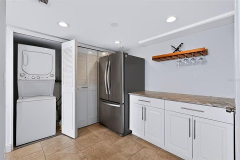 Condo in Clearwater, Florida, 2 bedrooms  № 2380947 - photo 15