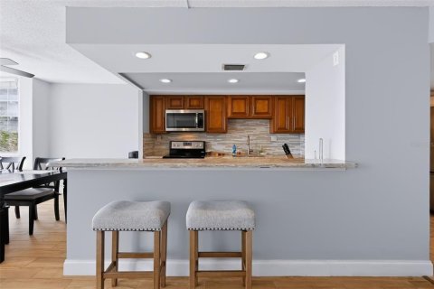 Condo in Clearwater, Florida, 2 bedrooms  № 2380947 - photo 12