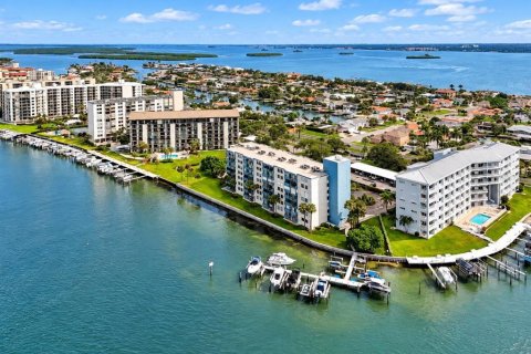 Condo in Clearwater, Florida, 2 bedrooms  № 2380947 - photo 2