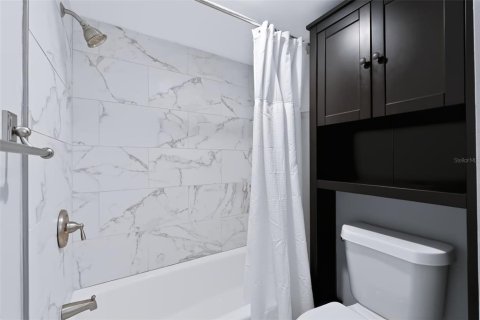 Condo in Clearwater, Florida, 2 bedrooms  № 2380947 - photo 19