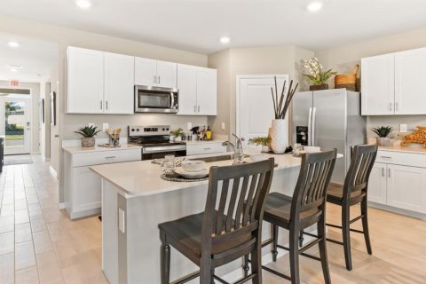 House in Port Charlotte, Florida 4 bedrooms, 169.83 sq.m. № 1649914 - photo 6