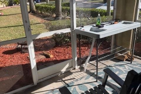 Adosado en alquiler en Pembroke Pines, Florida, 2 dormitorios, 104.05 m2 № 1938807 - foto 13