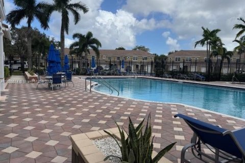 Adosado en alquiler en Pembroke Pines, Florida, 2 dormitorios, 104.05 m2 № 1938807 - foto 14