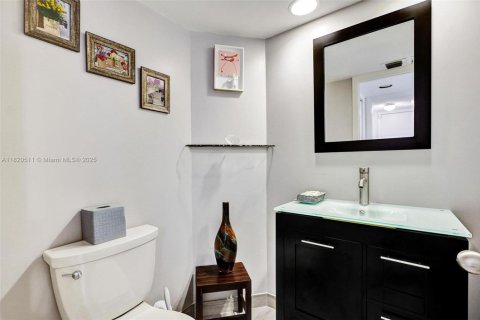 Townhouse in Aventura, Florida 3 bedrooms, 176.33 sq.m. № 1937583 - photo 20