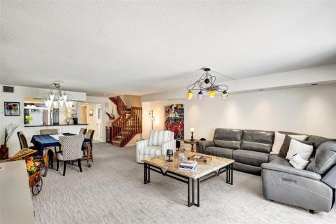 Touwnhouse à vendre à Aventura, Floride: 3 chambres, 176.33 m2 № 1937583 - photo 7