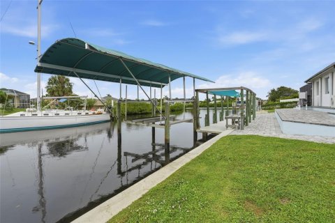 Villa ou maison à vendre à Port Charlotte, Floride: 3 chambres, 309.46 m2 № 2418531 - photo 5