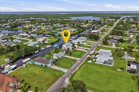 Villa ou maison à vendre à Port Charlotte, Floride: 3 chambres, 309.46 m2 № 2418531 - photo 6