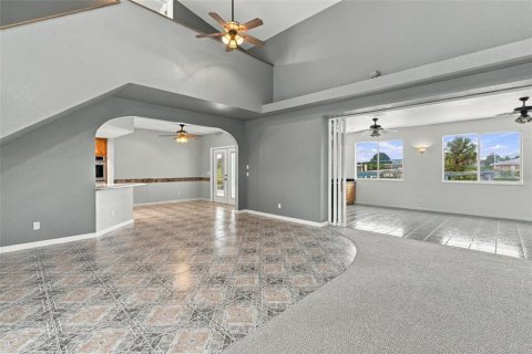 Villa ou maison à vendre à Port Charlotte, Floride: 3 chambres, 309.46 m2 № 2418531 - photo 11