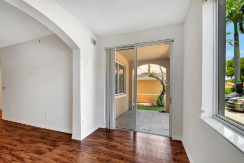 Condo in Hypoluxo, Florida, 2 bedrooms  № 2421585 - photo 26