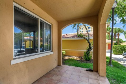 Condo in Hypoluxo, Florida, 2 bedrooms  № 2421585 - photo 27