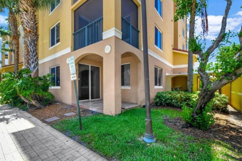 Condo in Hypoluxo, Florida, 2 bedrooms  № 2421585 - photo 29