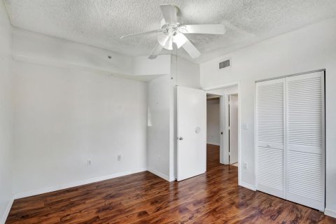 Condo in Hypoluxo, Florida, 2 bedrooms  № 2421585 - photo 22