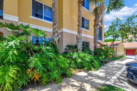 Condo in Hypoluxo, Florida, 2 bedrooms  № 2421585 - photo 4