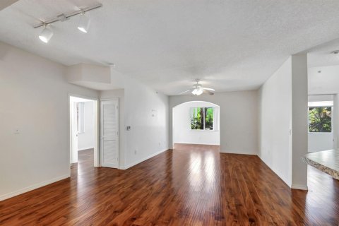 Condo in Hypoluxo, Florida, 2 bedrooms № 2421585