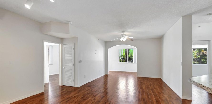 Condo in Hypoluxo, Florida, 2 bedrooms  № 2421585