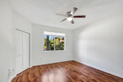 Condo in Hypoluxo, Florida, 2 bedrooms  № 2421585 - photo 15