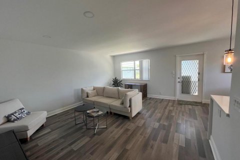 Condo in Delray Beach, Florida, 2 bedrooms № 2245637 - photo 12