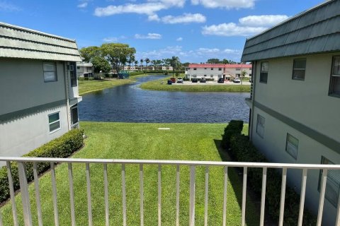 Condo in Delray Beach, Florida, 2 bedrooms № 2245637 - photo 2
