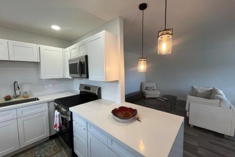 Condo in Delray Beach, Florida, 2 bedrooms № 2245637 - photo 3