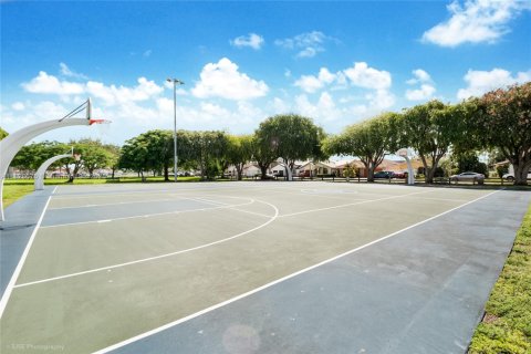 Townhouse in Miami, Florida 3 bedrooms, 117.43 sq.m. № 1813831 - photo 21