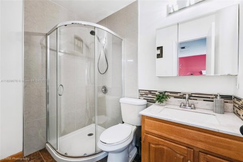 Townhouse in Miami, Florida 3 bedrooms, 117.43 sq.m. № 1813831 - photo 10