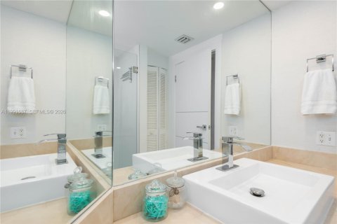 Condominio en venta en Miami, Florida, 3 dormitorios, 153.75 m2 № 2091364 - foto 21
