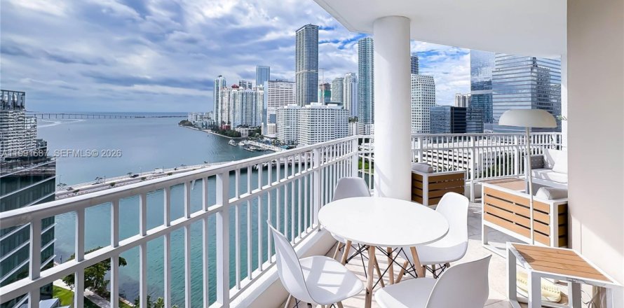 Condominio en Miami, Florida, 3 dormitorios № 2091364