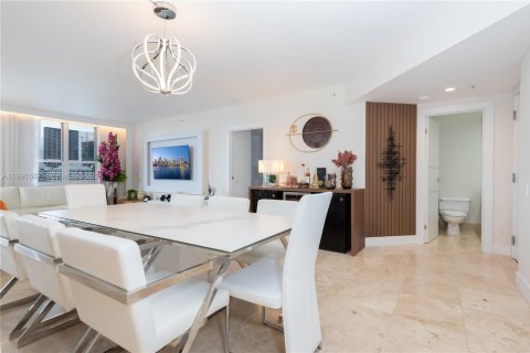 Condominio en venta en Miami, Florida, 3 dormitorios, 153.75 m2 № 2091364 - foto 9