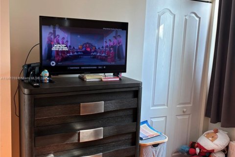 Condo in Miami, Florida, 2 bedrooms № 1892299 - photo 19