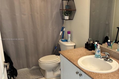 Condo in Miami, Florida, 2 bedrooms № 1892299 - photo 20
