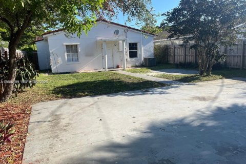 Casa en alquiler en Hollywood, Florida, 2 dormitorios, 133.78 m2 № 2084787 - foto 15