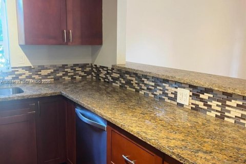 Casa en alquiler en Hollywood, Florida, 2 dormitorios, 133.78 m2 № 2084787 - foto 6