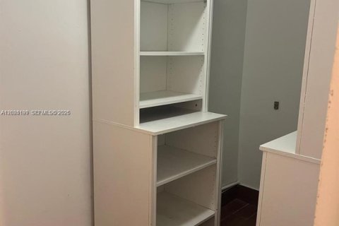 Casa en alquiler en Hollywood, Florida, 2 dormitorios, 133.78 m2 № 2084787 - foto 9