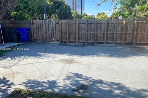 Casa en alquiler en Hollywood, Florida, 2 dormitorios, 133.78 m2 № 2084787 - foto 17