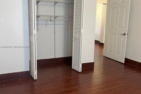 Casa en alquiler en Hollywood, Florida, 2 dormitorios, 133.78 m2 № 2084787 - foto 12