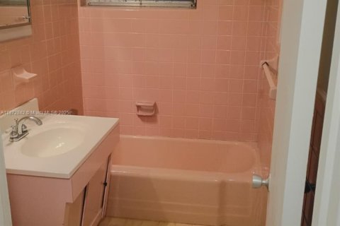 Villa ou maison à vendre à Port St. Lucie, Floride: 3 chambres, 130.25 m2 № 1928248 - photo 29