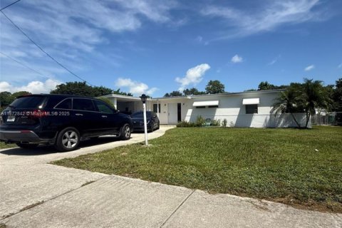 Villa ou maison à vendre à Port St. Lucie, Floride: 3 chambres, 130.25 m2 № 1928248 - photo 2