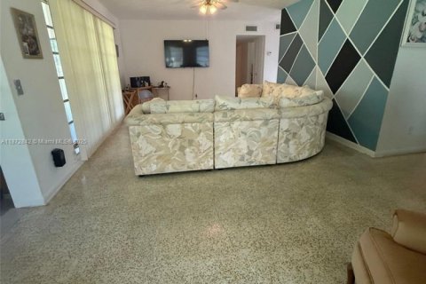 Villa ou maison à vendre à Port St. Lucie, Floride: 3 chambres, 130.25 m2 № 1928248 - photo 14