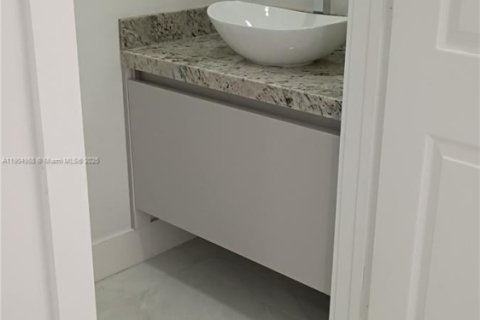 Townhouse in Weston, Florida 4 bedrooms, 169.55 sq.m. № 1956575 - photo 17