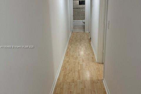 Снять в аренду таунхаус в Уэстон, Флорида 4 спальни, 169.55м2, № 1956575 - фото 15