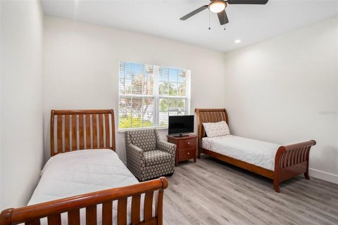 House in Tampa, Florida 3 bedrooms, 193.98 sq.m. № 1902144 - photo 19