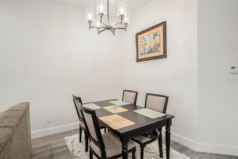 House in Tampa, Florida 3 bedrooms, 193.98 sq.m. № 1902144 - photo 7