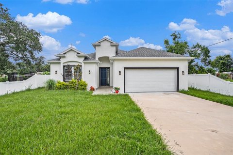 House in Tampa, Florida 3 bedrooms, 193.98 sq.m. № 1902144 - photo 1