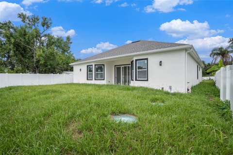 House in Tampa, Florida 3 bedrooms, 193.98 sq.m. № 1902144 - photo 25