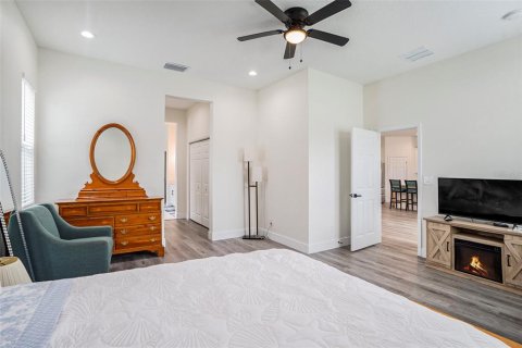 House in Tampa, Florida 3 bedrooms, 193.98 sq.m. № 1902144 - photo 15