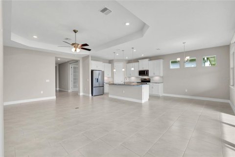 Villa ou maison à vendre à Cape Coral, Floride: 3 chambres, 206.43 m2 № 2410316 - photo 9