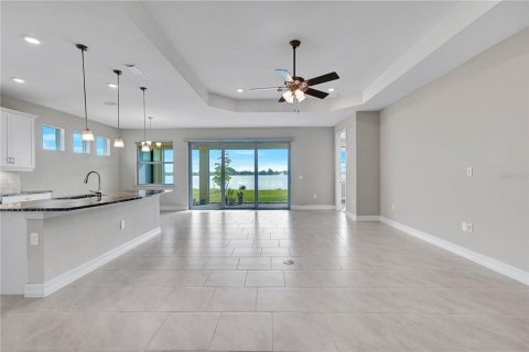 Villa ou maison à vendre à Cape Coral, Floride: 3 chambres, 206.43 m2 № 2410316 - photo 8