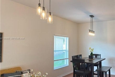 Casa en venta en Lehigh Acres, Florida, 4 dormitorios, 232.44 m2 № 2046729 - foto 6